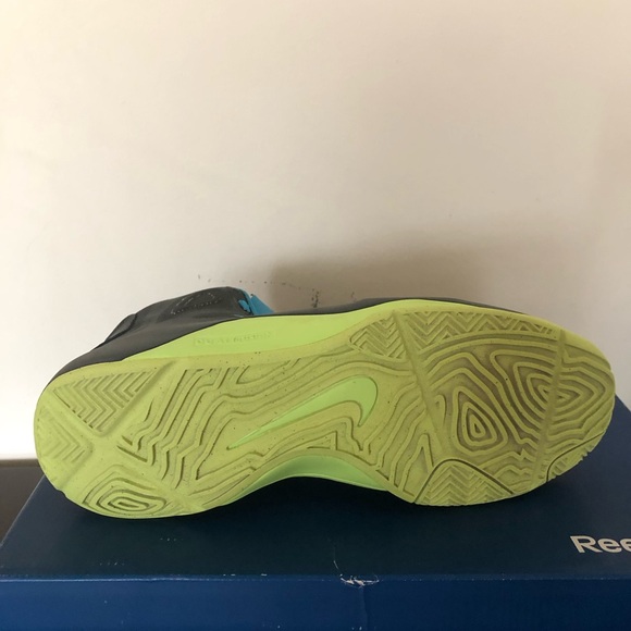 Nike Dual Fusion Sneakers - Picture 6 of 7